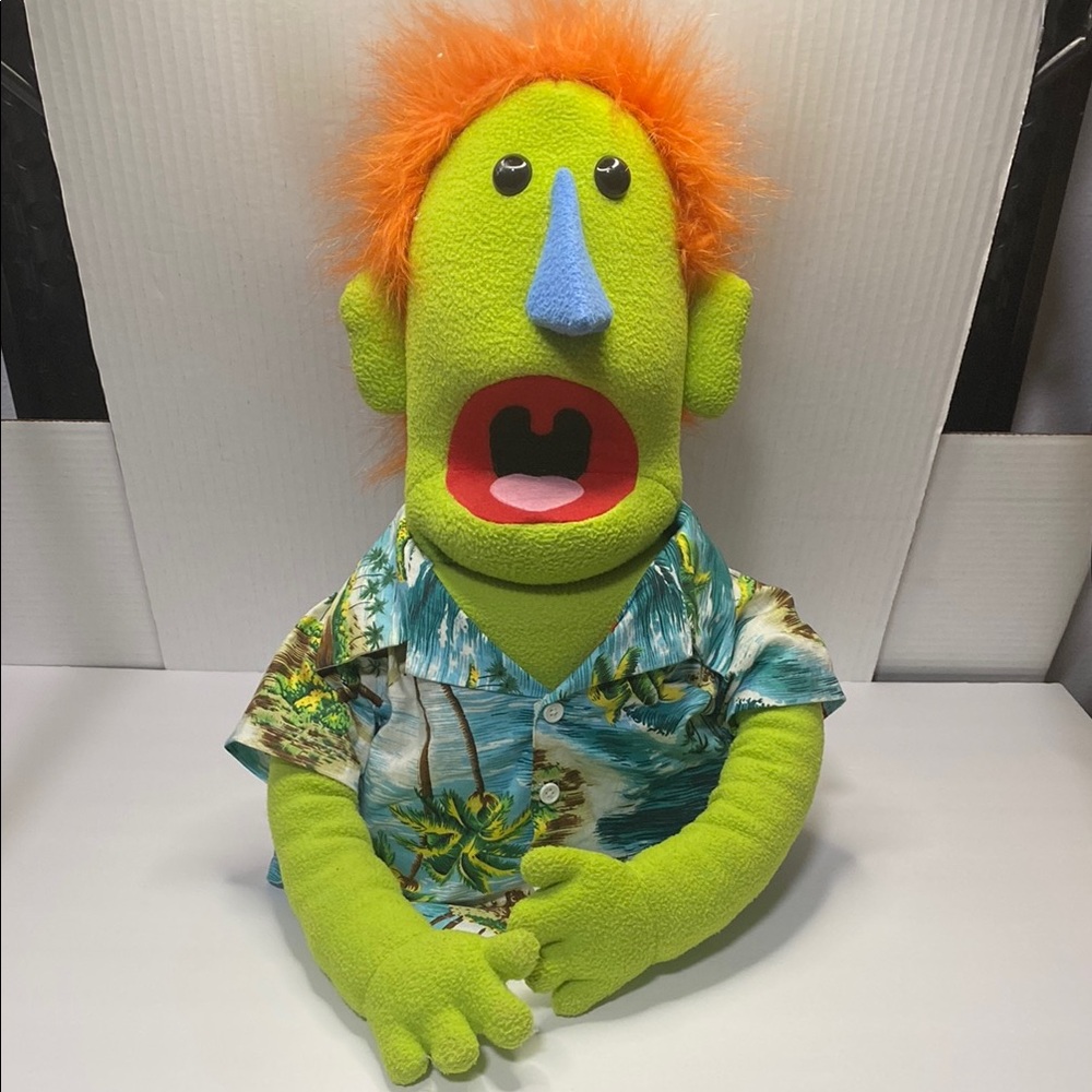 Green handPuppet with Hawaiian Shirt